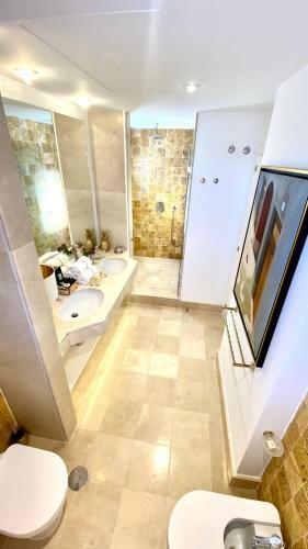 Mondrian Luxury Suites & Villas