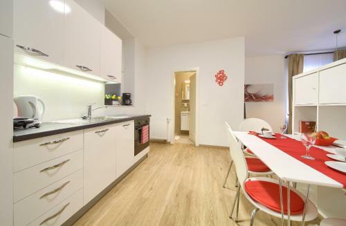 Logo Apartments 5 Min Walk To Main Square