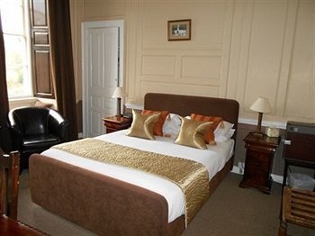 Hotel Bowlish House