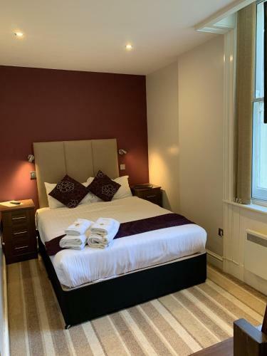 High Tor Hotel