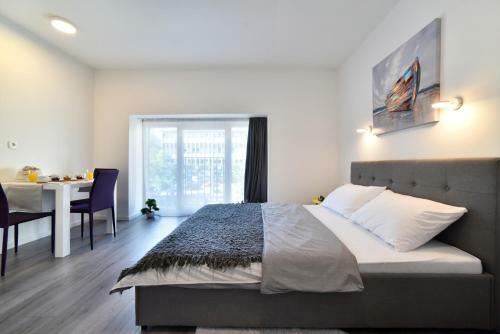 Apartamentos At Queens