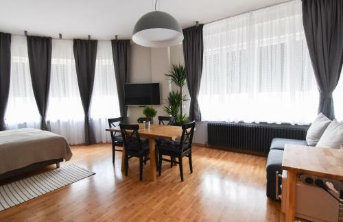 Karlo Main Square Apartments