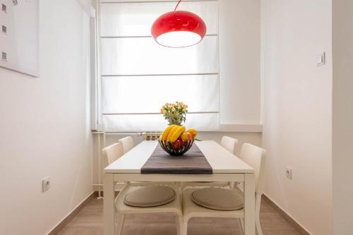 Hendrix Bridge Apartment 2