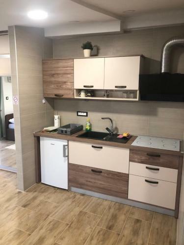 Hostal Villa Zoki - Soba Dnevni Najam