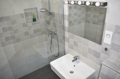 Apartamento Room & 4 Studios - Modern Comfy Central - Free Netflix
