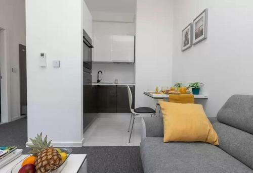Hostal Elenas Rooms & Apartment