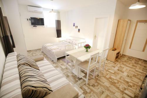 Studio Apartment Laura