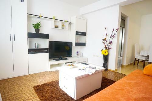 Floral Apartment
