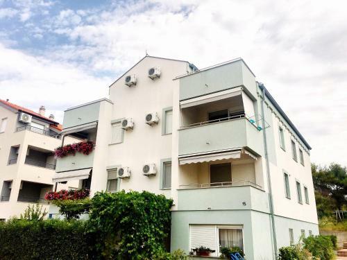 Sunset Hill Apartment