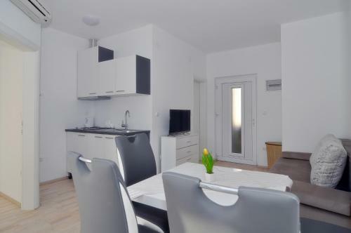 Apartments Edita