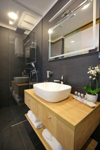 Hostal Rooms Bura I Jugo