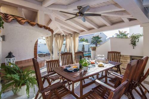 Apartamentos Villa Antisin With Heated Pool
