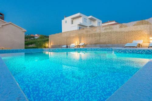 Villa Holiday Home Matela