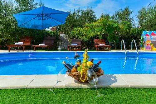 Holiday Home Kiara With Pool