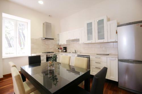 Seafront Beach Apartment - Directly At The Beach