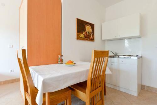 Rooms & Apartment Hegic