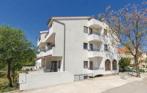 Rooms & Apartment Hegic