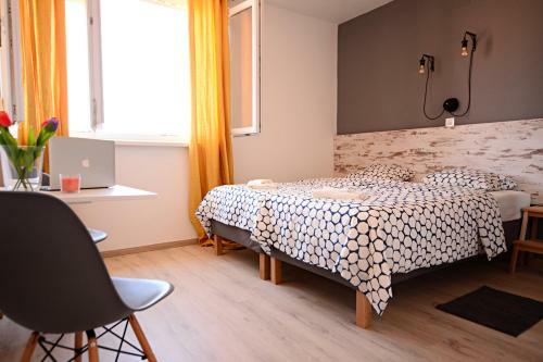 Hostal Nora Rooms