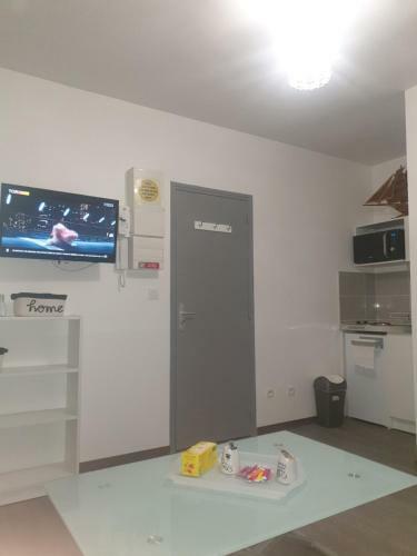 Hostal Studio Meubl� Au Rdc , Proche Lac