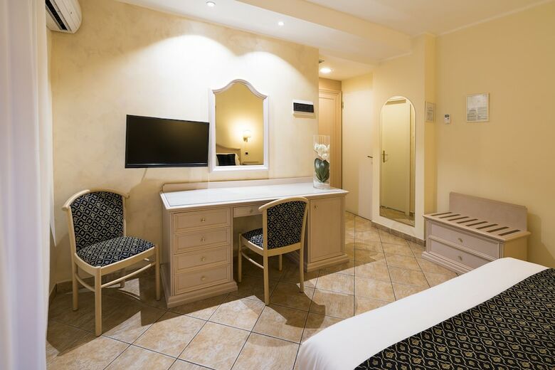 Hotel Sant Alphio Garden