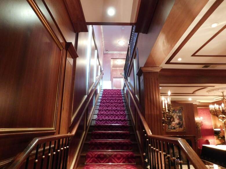 Hotel Pine Inn