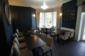 Applewood Hotel