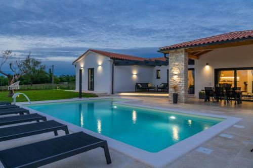 Villa Victoria