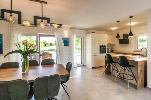 Villa House Andrija?i - Heated Pool