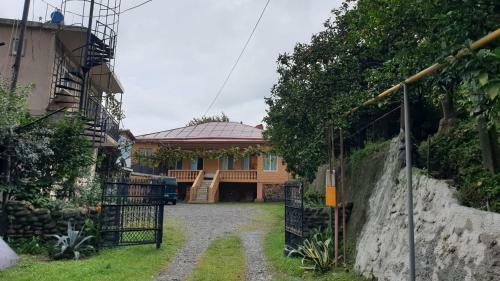 Hostal Chakvi View Guest House