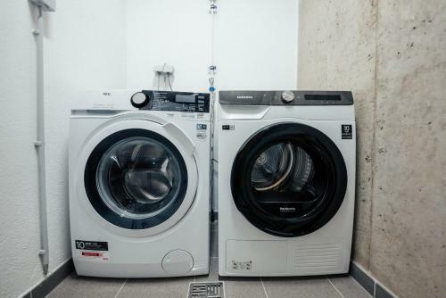 Fully Equipped 1br Apartment W Parking Garage