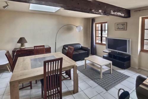Apartamentos Appartement Dans Le Clo�tre Saint Salvy � Albi.