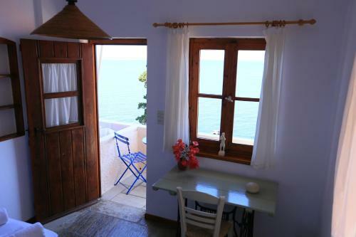 Hotel Alkyoni