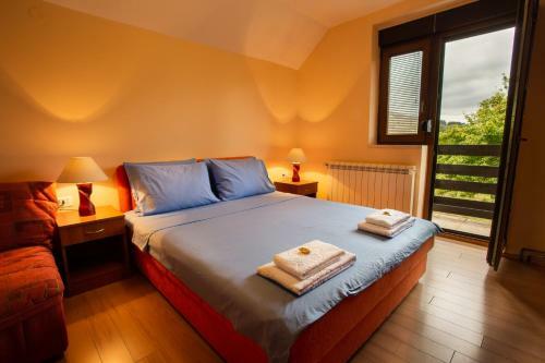Hostal Apartments Mery