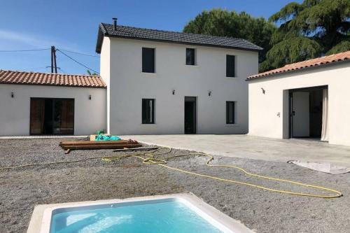 Charmante Maison Avec Piscine