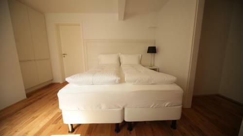 Hostal Om Apartments