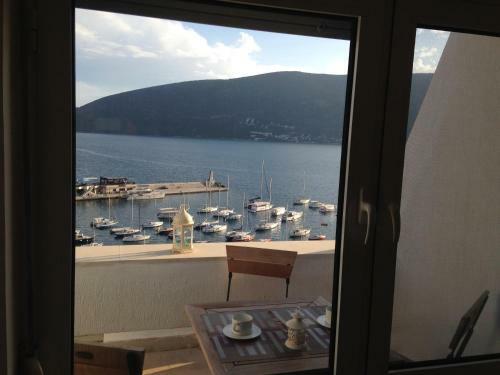 Seafront Lux Apartment