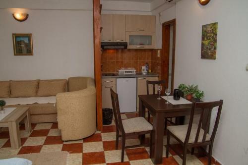 Apartmani Skver Sanja