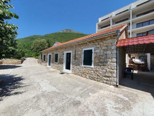 Flintstone House