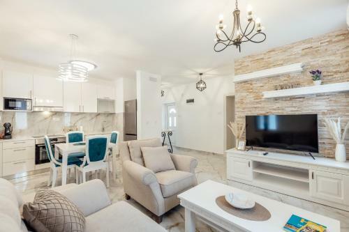 Villa Donna Apartments