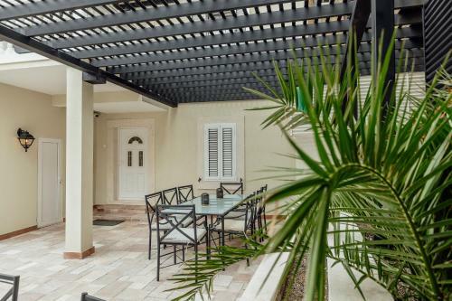 Villa Donna Apartments