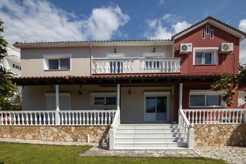 Victorian Style With Greek Finesse Villa