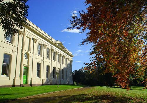 Hotel Woodbrooke Quaker Study Centre