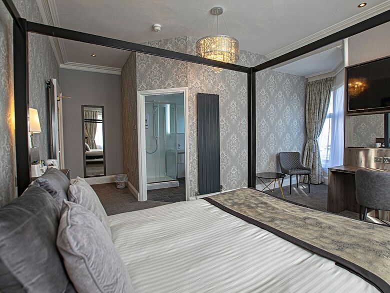 Queens Hotel