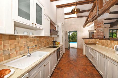 Luxuri�se Villa Cirsium Mit Eigenen Pool