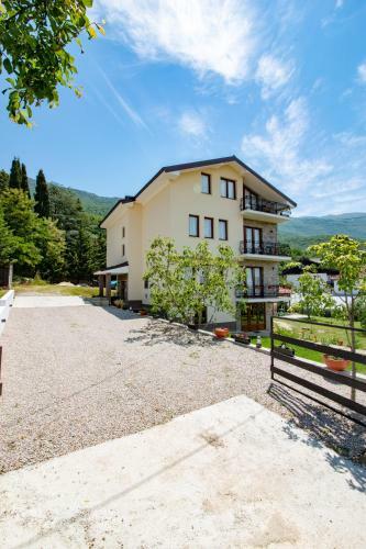 Hostal Et Larum