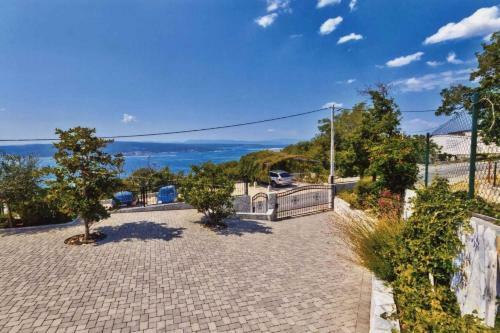 Apartments In Crikvenica 37169