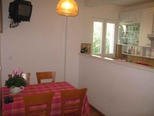 Apartment In Barbat/insel Rab 17638