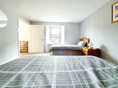 Spacious Holiday Home Closeby River In Alness!