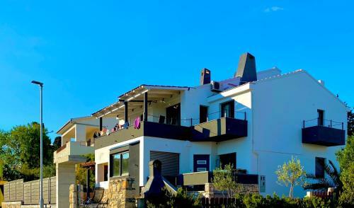 Apartamento Loky - Sunny Studio House 150m From Sea With Pool
