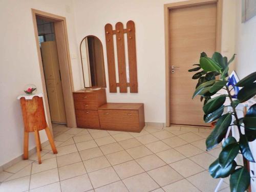 Apartment In Baric Draga 38614
